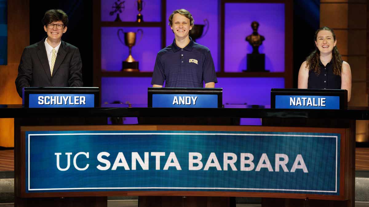 students on NBC's 'College Bowl'