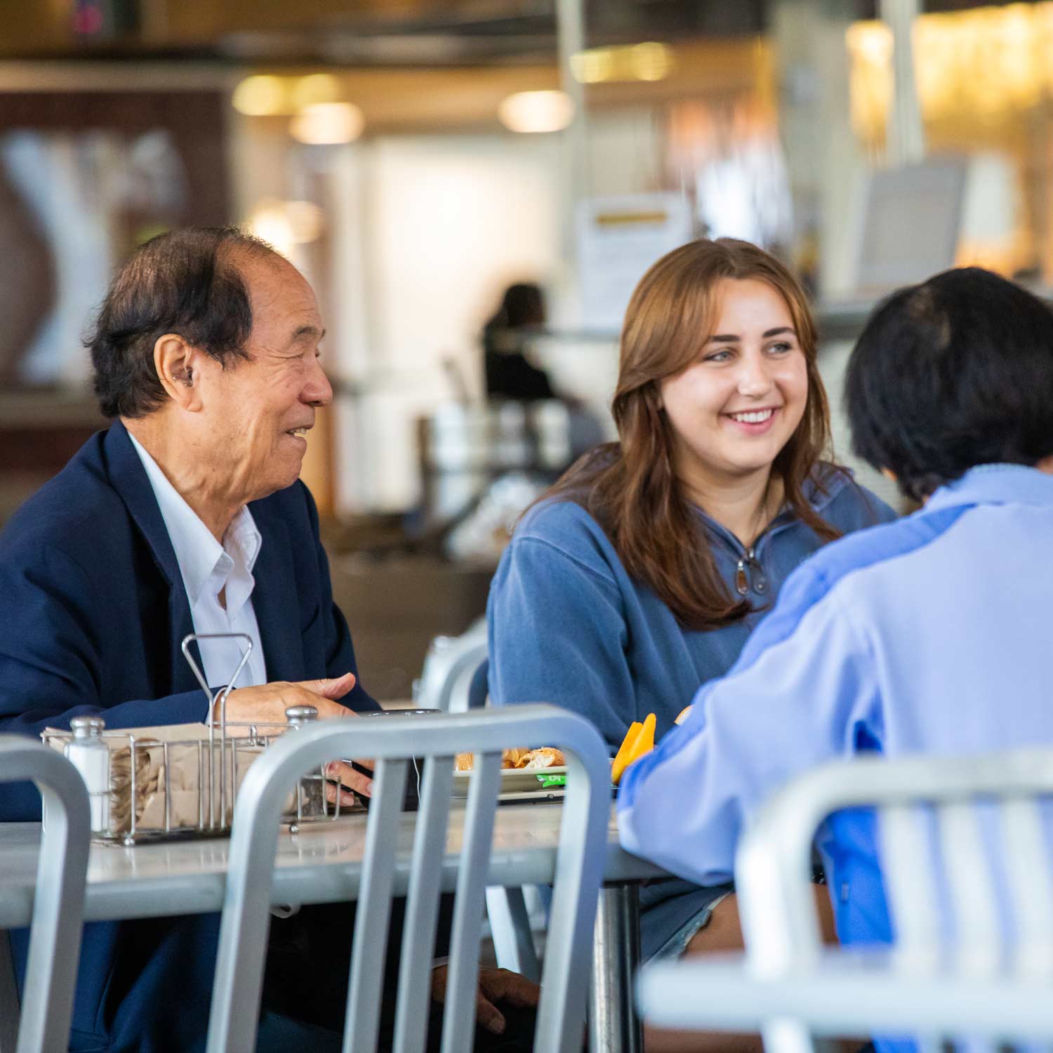 Chancellor Yang with students